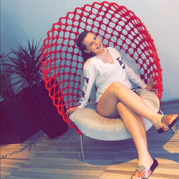 zoecollins1028